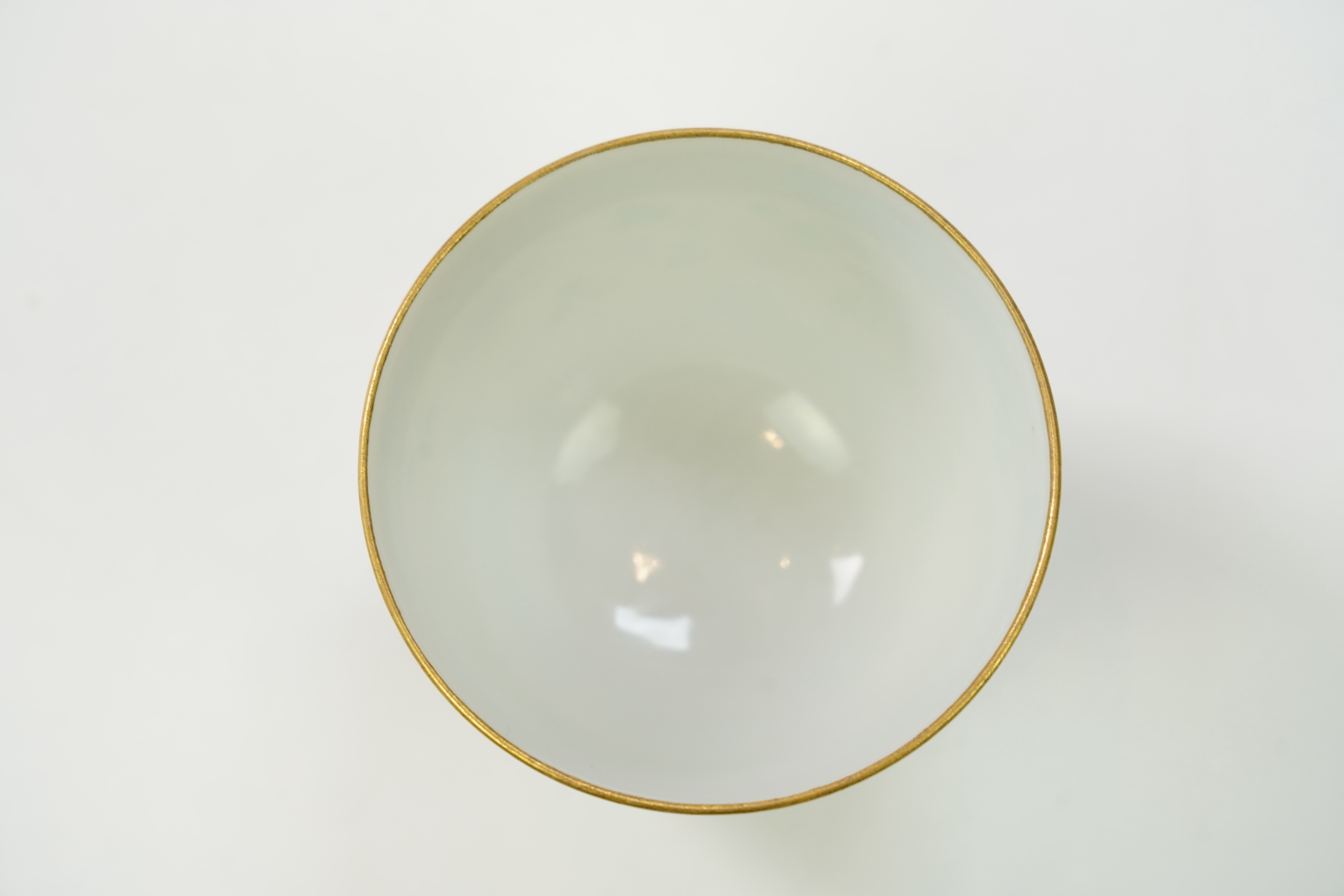 A Chinese famille rose cup, Guangxu mark but later, 6.5cm